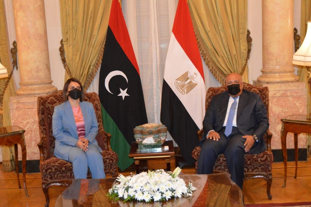 لقاء وزير الخارجية ونظيرته الليبية  (1)