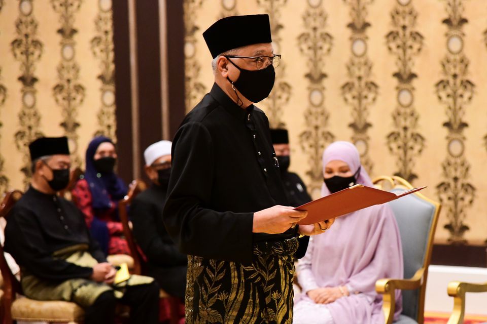 رئيس وزراء ماليزيا الجديد يؤدى اليمين الدستورية أمام الملك