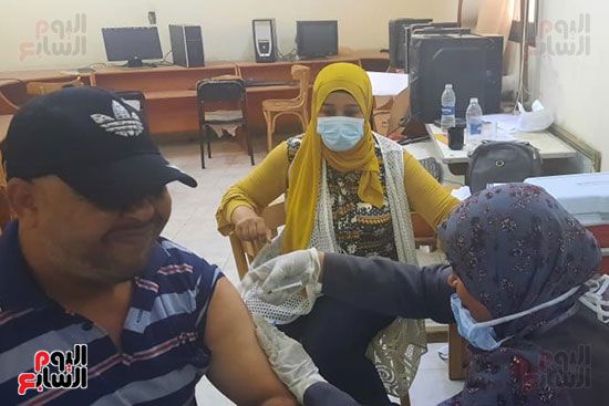 فعاليات-تطعيم-الموظفين-والعاملين-بمدينة-البياضية