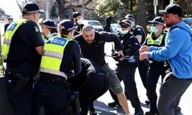 احتجاجات ملبورن واشتباكات مع الشرطة