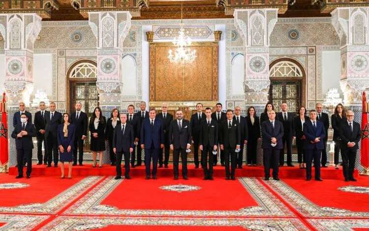 الملك محمد السادس وأعضاء الحكوخمة الجديدة