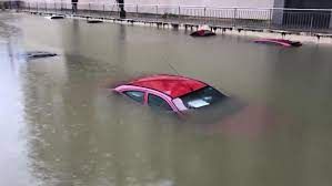 غرق السيارات فى اسبانيا