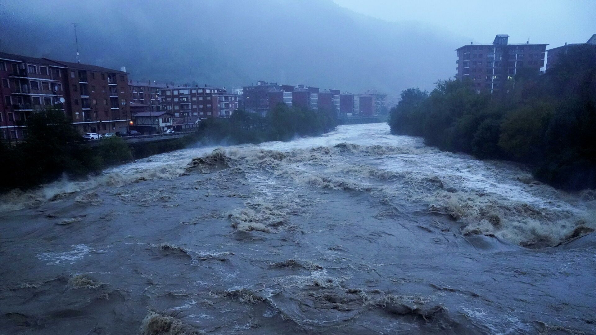 فيضان نهر اسبانى