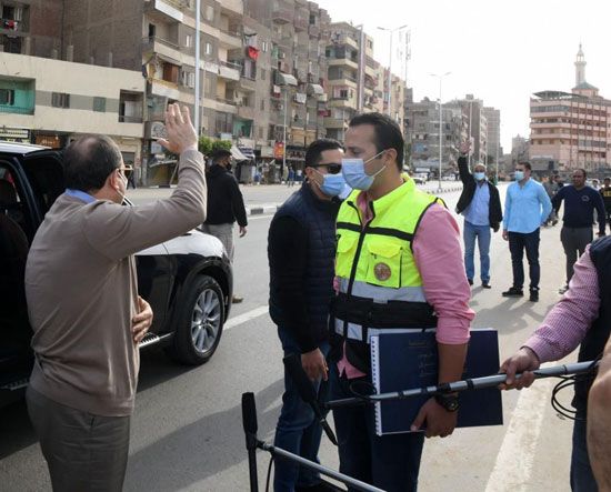 الرئيس السيسى يتفقد مشروعات شبكة الطرق الجديدة  والمحور الموازي لطريق القاهرة السويس  (11)