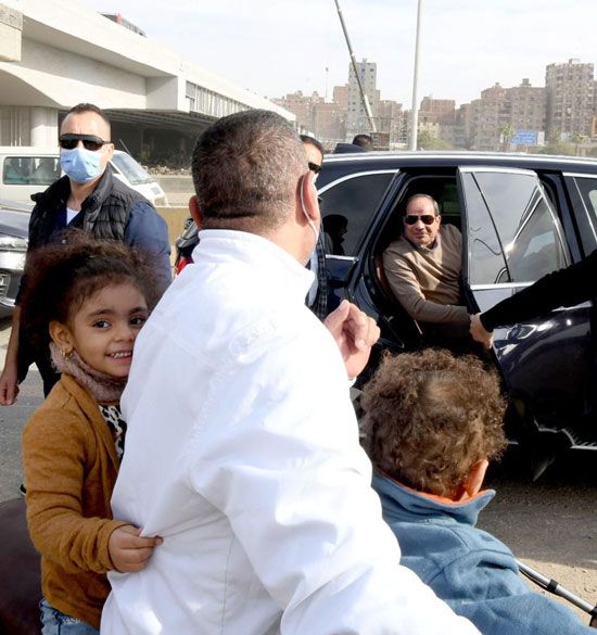 الرئيس السيسى يتفقد مشروعات شبكة الطرق الجديدة  والمحور الموازي لطريق القاهرة السويس  (21)