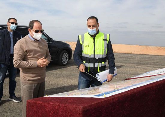 الرئيس السيسى يتفقد مشروعات شبكة الطرق الجديدة  والمحور الموازي لطريق القاهرة السويس  (3)