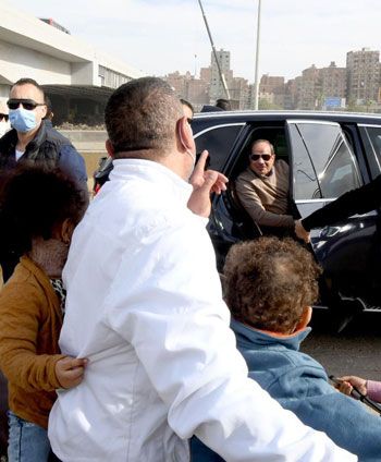 الرئيس السيسى يتفقد مشروعات شبكة الطرق الجديدة  والمحور الموازي لطريق القاهرة السويس  (22)