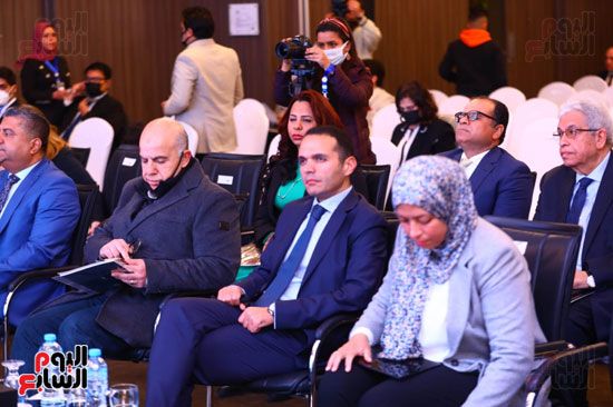 مؤتمر مستقبل الصناعة المصرية فى ظل التحولات العالمية (44)