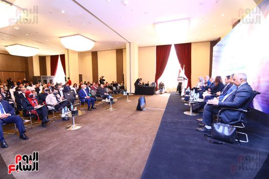 مؤتمر مستقبل الصناعة المصرية فى ظل التحولات العالمية (51)