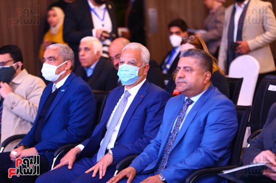 مؤتمر مستقبل الصناعة المصرية فى ظل التحولات العالمية (41)