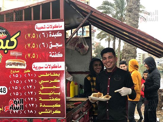 محمد-الحملي-18-سنة-يعتمد-على-ذاته-ويؤسس-مشروع-مطعم-متنقل