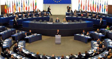 المفوضية الأوروبية تعتمد خطة يونانية بقيمة مليارى يورو لدعم الاستثمار