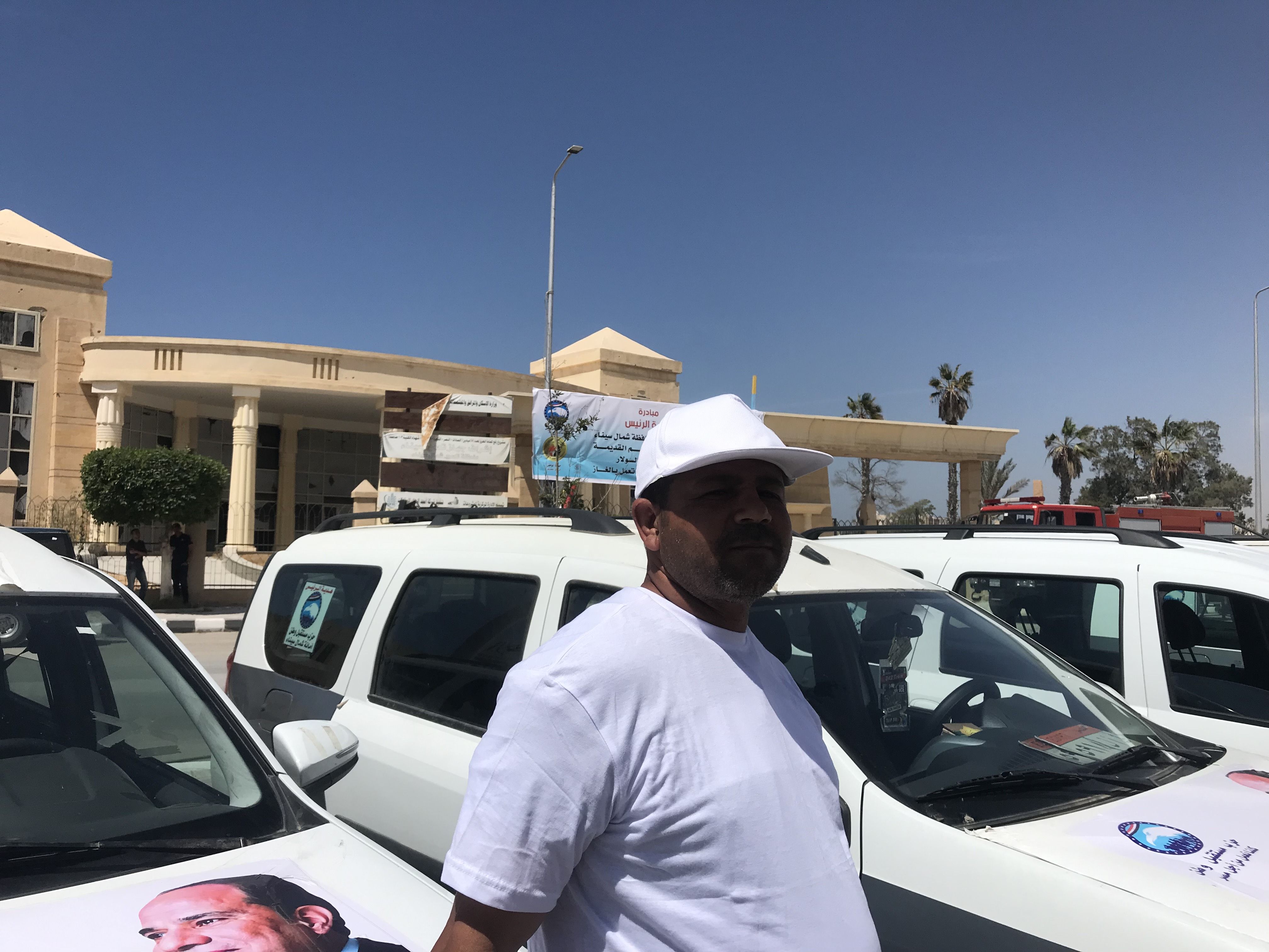 50 سيارة أجرة هدية الرئيس تعيد البهجة لشوارع العريش (3)