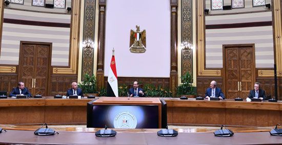 الرئيس السيسي يشهد مراسم توقيع إنشاء منظومة متكاملة للقطار الكهربائى السريع فى مصر (3) الرئيس السيسي يشهد مراسم توقيع إنشاء منظومة متكاملة للقطار الكهربائى السريع فى مصر (3)