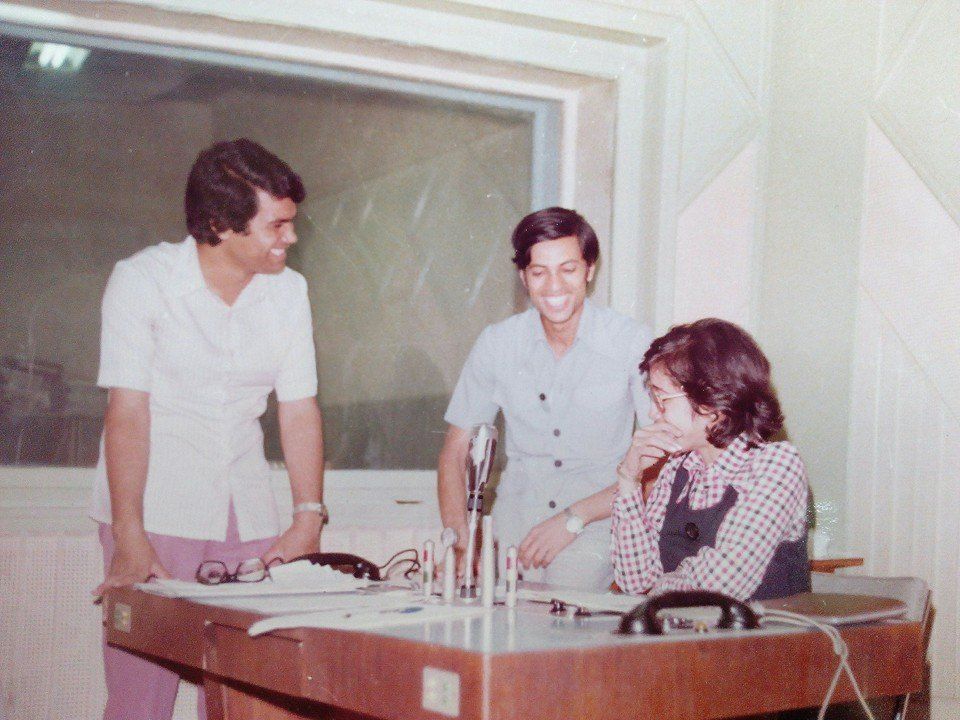 الإذاعى أحمد وهدان فى شبكة البرنامج العام مع الإذاعية عزة دسوقي والإذاعى عوض هاشم.