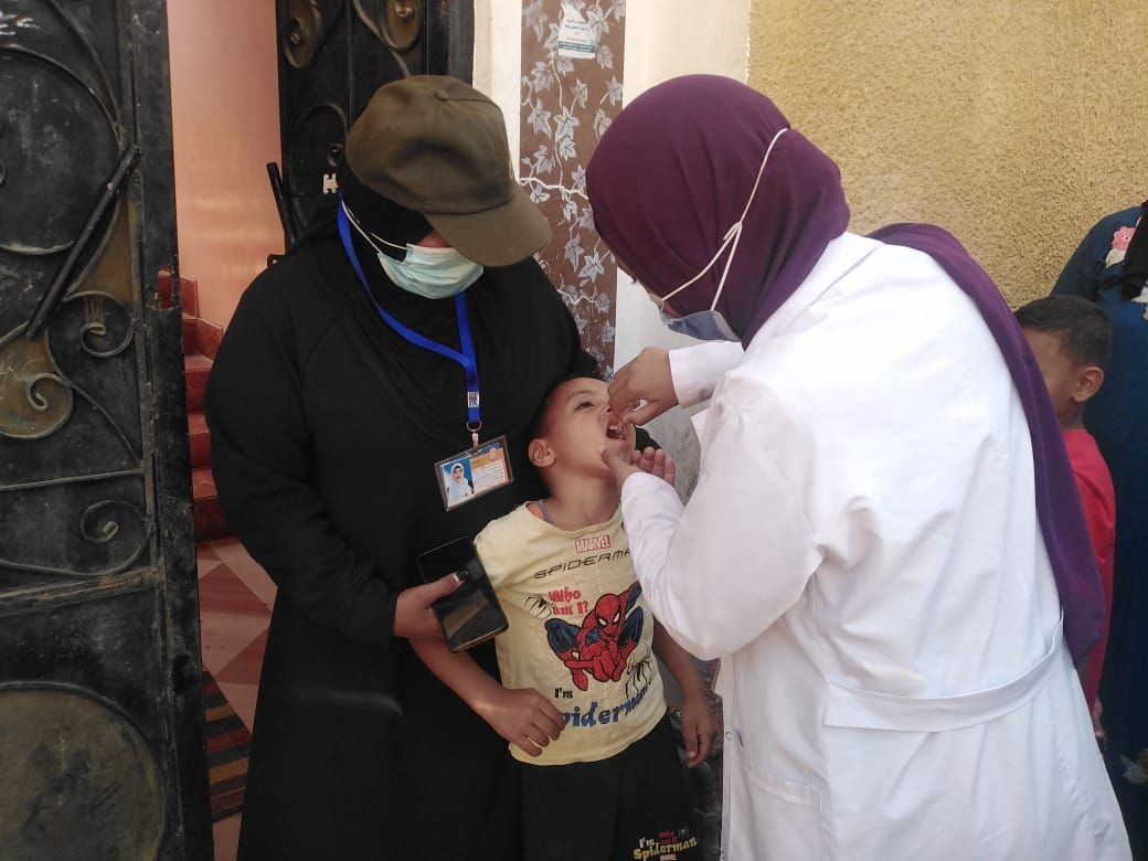 عمليات تطعيم الأطفال بالأقصر