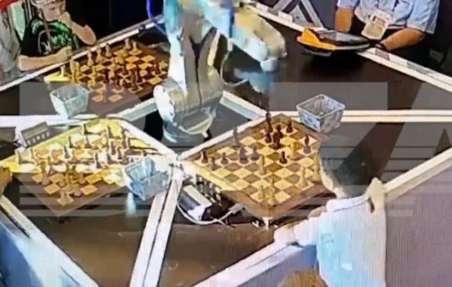 روبوت الشطرنج