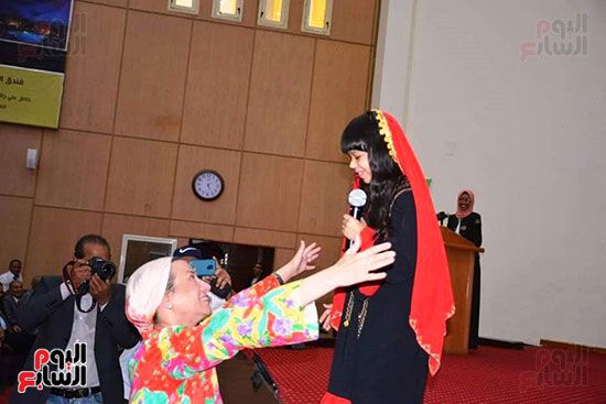 دانة-محمد-جلال-الطالبة-بالصف-الثالث-الإبتدائى-الفائزة-بالمركز-الخامس-بمسابقة-القراءة-العربى-(2) دانة-محمد-جلال-الطالبة-بالصف-الثالث-الإبتدائى-الفائزة-بالمركز-الخامس-بمسابقة-القراءة-العربى-(2)