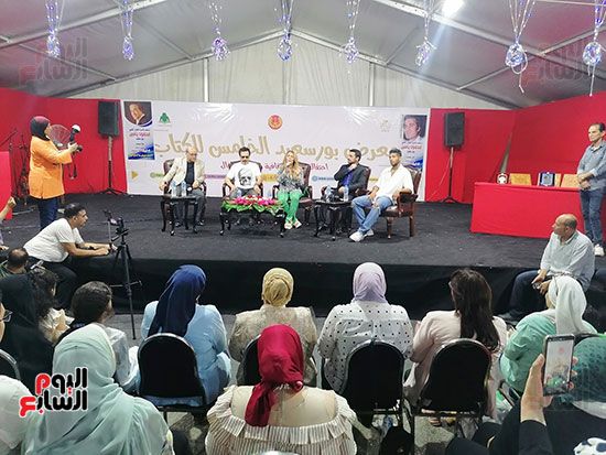 الندوة-بالمعرض الندوة-بالمعرض