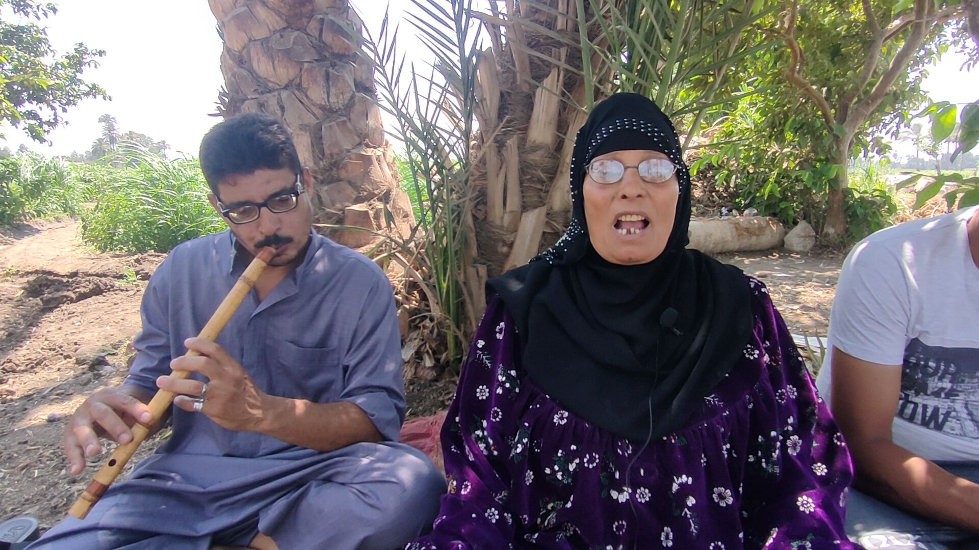 الحاجة نبيلة عبد الغنى مطربة شعبية الحاجة نبيلة عبد الغنى مطربة شعبية