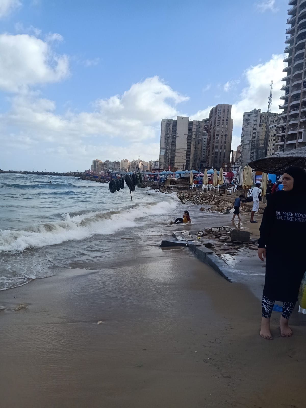 البحر متقلب اليوم البحر متقلب اليوم