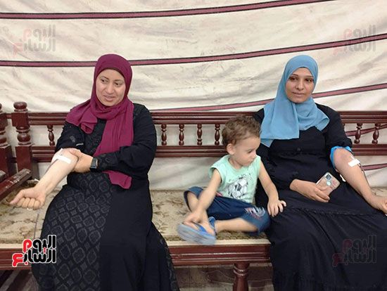 142030-النساء-اثناء-التبرع-بالدم 142030-النساء-اثناء-التبرع-بالدم