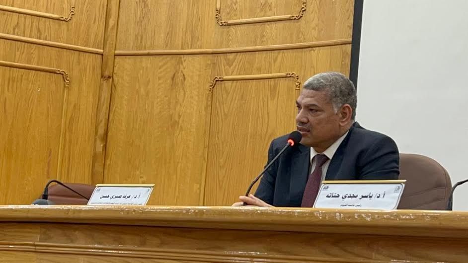 الدكتور عرفة صبرى نائب رئيس جامعة الفيوم لشئون الدراسات العليا (3) الدكتور عرفة صبرى نائب رئيس جامعة الفيوم لشئون الدراسات العليا (3)
