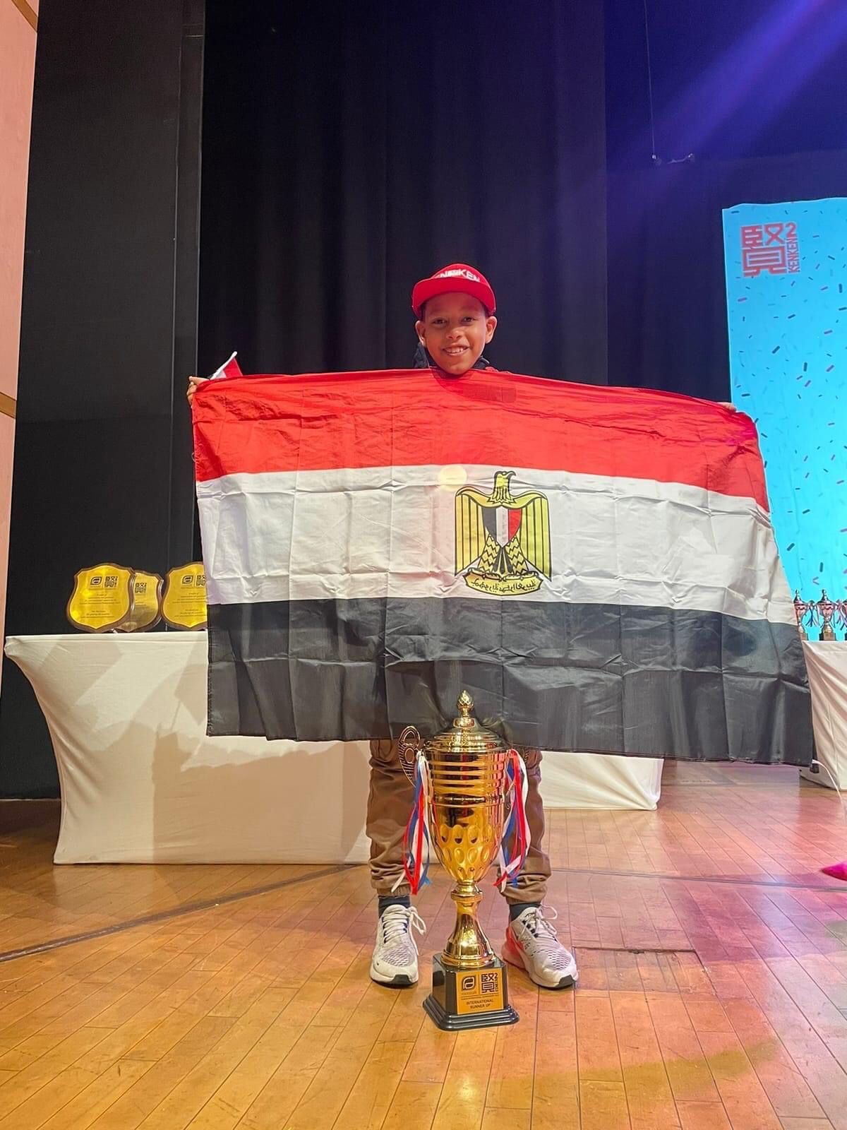 الطالب إبراهيم محمد يفوز بالمركز الأول عالميا فى المسابقة الدولية للعباقرة الطالب إبراهيم محمد يفوز بالمركز الأول عالميا فى المسابقة الدولية للعباقرة