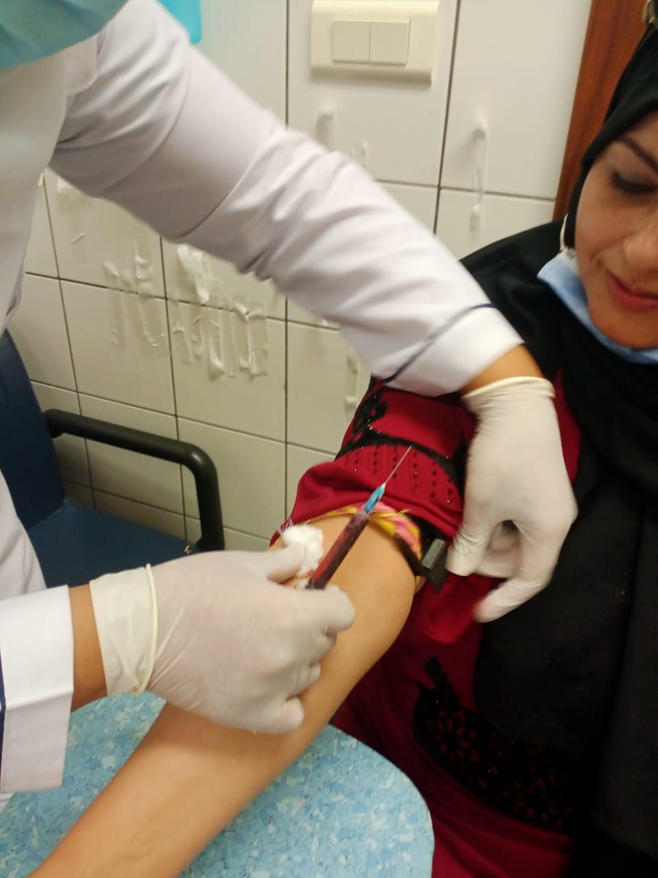 اثناء اجراء التحاليل قبل التبرع اثناء اجراء التحاليل قبل التبرع