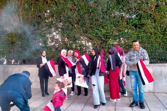 وقفة-المصريين-فى-اليونان وقفة-المصريين-فى-اليونان