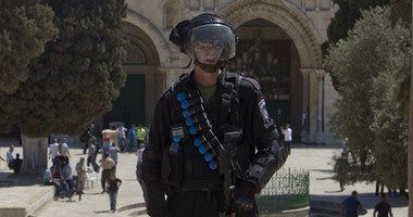 عشرات المُستوطنين يقتحمون باحات الأقصى بحماية شرطة الاحتلال الإسرائيلى