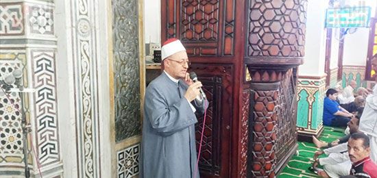 مساجد مصر تصدح بالصلاة على النبى (1)