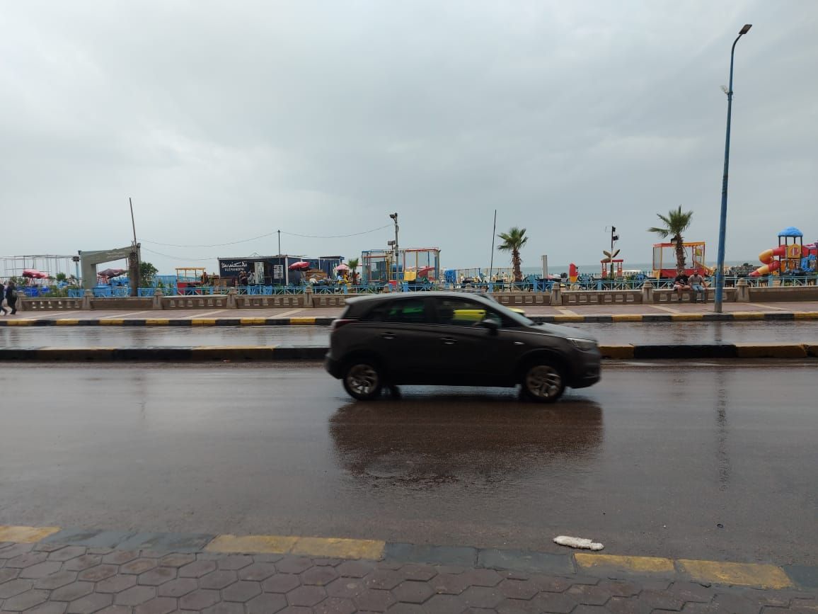 لأول مرة فى يونيو.. هطول أمطار غزيرة بالإسكندرية مع نشاط فى حركة الرياح (5)