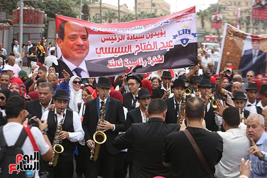 مسيرات حاشدة للأكاديميين والعاملين فى جامعة القاهرة (1) مسيرات حاشدة للأكاديميين والعاملين فى جامعة القاهرة (1)