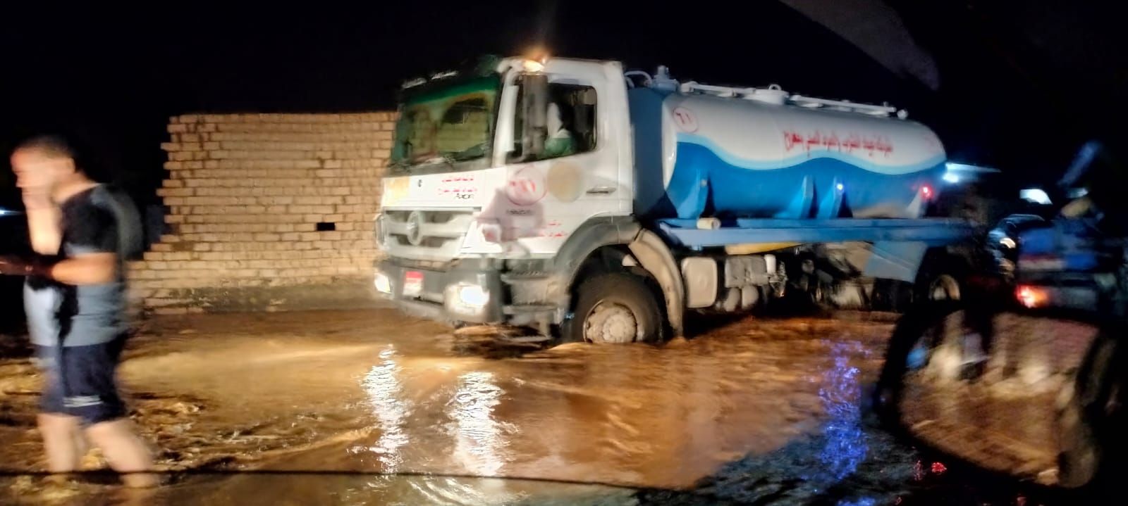 جهود رفع اثار السيول جهود رفع اثار السيول