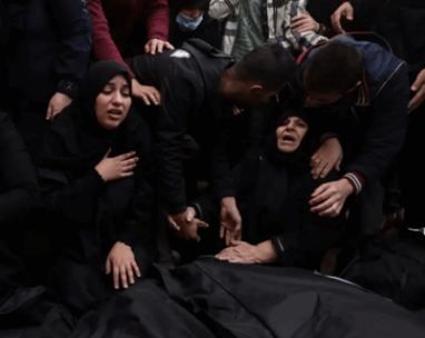 مشاهد وداع الأمهات للشهداء مشاهد وداع الأمهات للشهداء
