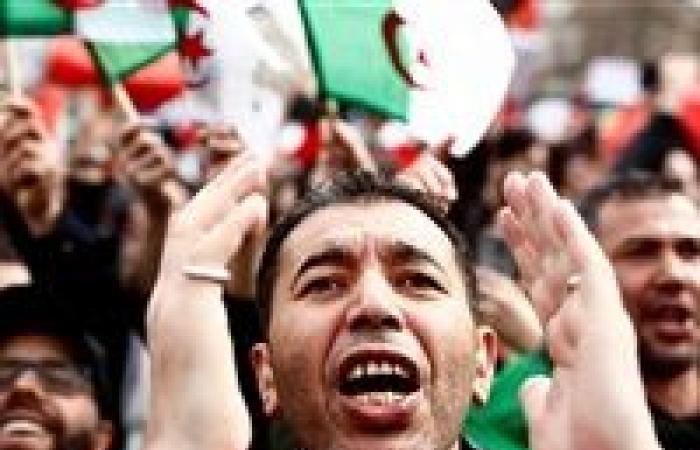 اعتقالات وإصابات ووفيات.. آخر تطورات الأحداث في الجزائر