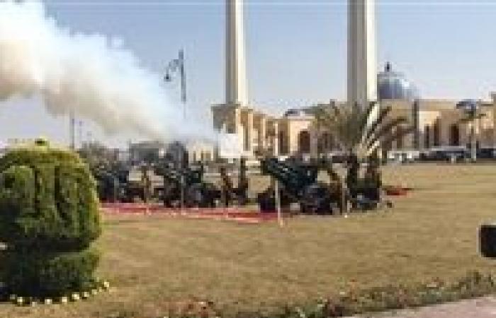 حضور السيسي و21 طلقة مدفعية واستعراض النياشين العسكرية.. أبرز مشاهد جنازة مبارك