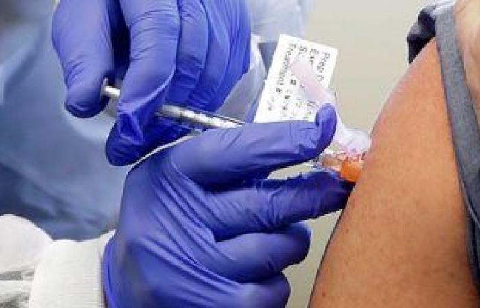 مودرنا ثانى شركة أمريكية تتقدم بطلب لموافقة FDA على لقاح فيروس كورونا.. الشركة تؤكد: اللقاح أثبت فعالية 94.1% المرحلة الأخيرة للتجارب السريرية.. سوف تنتج 20 مليون جرعة من لقاحها بأمريكا