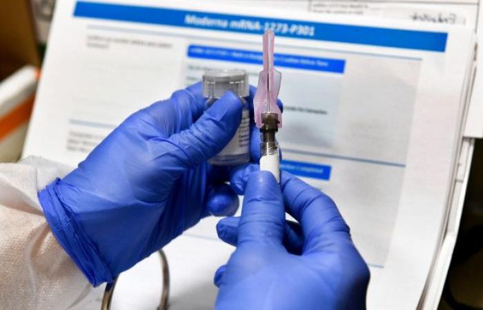 مودرنا ثانى شركة أمريكية تتقدم بطلب لموافقة FDA على لقاح فيروس كورونا.. الشركة تؤكد: اللقاح أثبت فعالية 94.1% المرحلة الأخيرة للتجارب السريرية.. سوف تنتج 20 مليون جرعة من لقاحها بأمريكا