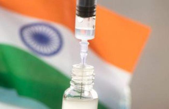 اللقاحات أفضل طريقة لمواجهة كورونا فى الهند.. بدء المرحلة الثالثة من التطعيم.. كوفشيلد خفض معدل الإصابة بالسلالة الهندية لكورونا بنسبة 78%.. انخفاض الإصابة بعد جرعة واحدة من لقاح فايزر بنسبة 58٪