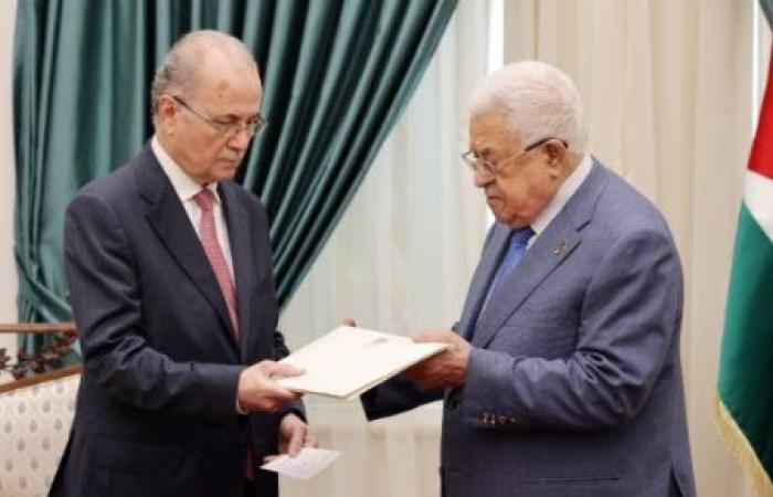رئيس الوزراء الفلسطينى المكلف يقدم برنامج عمل الحكومة وتشكيلتها للرئيس