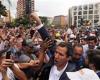 "دعوات زعيم المعارضة للتظاهر".. آخر تطورات الأزمة في فنزويلا