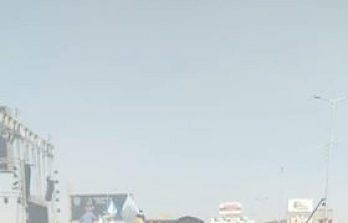 قراء "اليوم السابع" يحولون الصفحة الرسمية للجريدة عبر "فيس بوك" لاحتفالية بتأييد ودعم الرئيس السيسي.. وآخرون يشاركون بالصور والرسائل من كافة محافظات مصر.. وقارئ: "لا للفوضى وتحيا مصر وقائدها وشعبها الرائع"