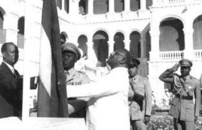 سعيد الشحات يكتب: ذات يوم 1 يناير 1956.. إسماعيل الأزهرى يعلن استقلال السودان ويرفع علمها المثلث الألوان فى البرلمان