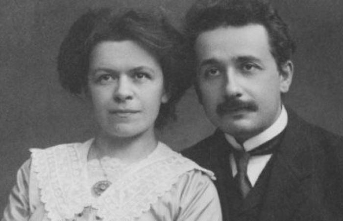 رواية "نظرية الحزن" عندما أراد أينشتاين تحويل زوجته عالمة الرياضيات إلى خادمة