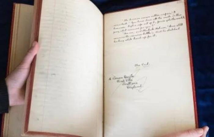 مخطوطة شرلوك هولمز للبيع فى مزاد سوثبى مقابل 1.2 مليون دولار