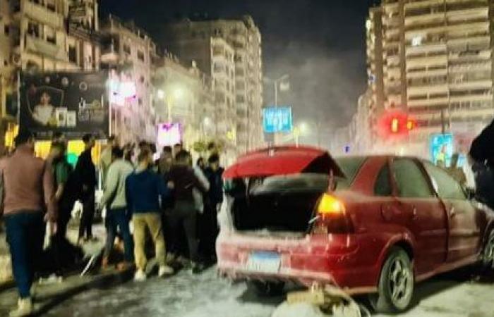 احتراق سيارة في ميدان المسلة بالفيوم دون وقوع إصابات
